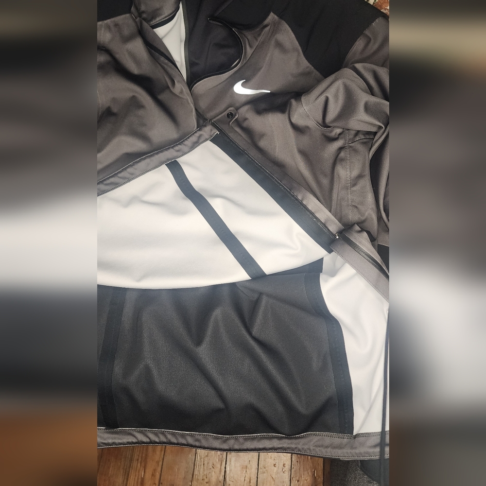 Men's Nike Golf STORM FIT Performance Jacket in Black and Gray EUC! - Picture 7 of 8